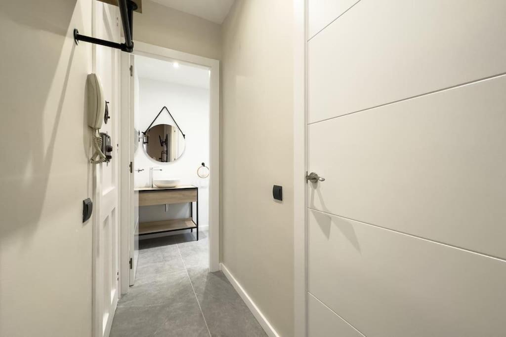 Bebarceloner Sants - 2 Bedrooms Appartamento Barcellona